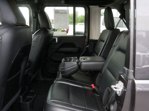 Used 2020 Jeep Wrangler Unlimited Sahara w/ Uconnect 4C Nav & Sound Group AWD/4WD image 16