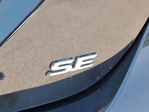 Used 2022 Toyota Camry SE FWD image 25