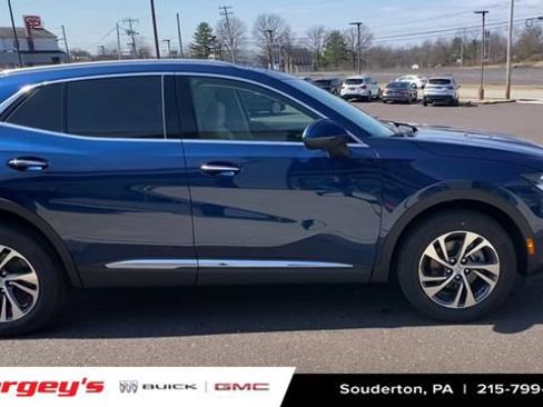 Used 2022 Buick Envision Essence w/ Technology Package I FWD image 10