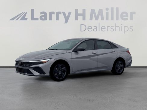 New 2026 Hyundai Elantra Sport image 2