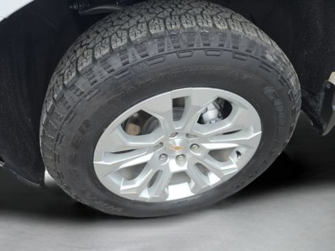 Used 2024 Chevrolet Silverado 1500 LTZ AWD/4WD image 32
