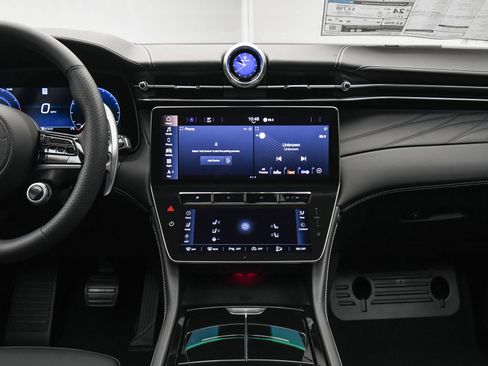 New 2025 Maserati Grecale Modena image 40