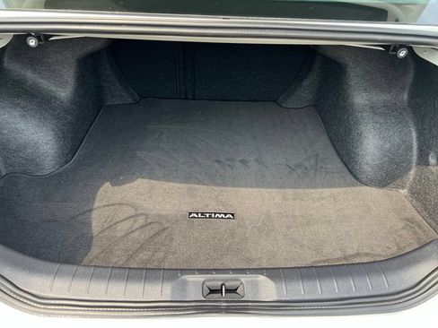 Used 2025 Nissan Altima 2.5 S FWD image 19