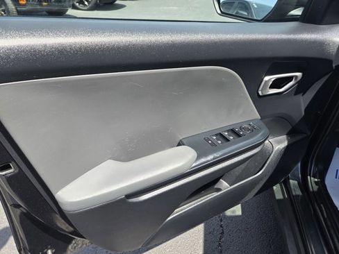 Used 2025 Kia K4 FWD image 34