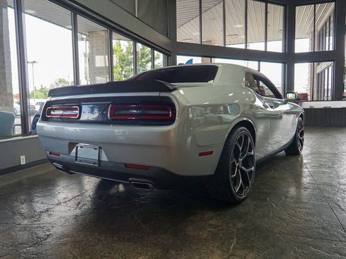 Used 2019 Dodge Challenger SXT w/ Blacktop Package RWD image 3