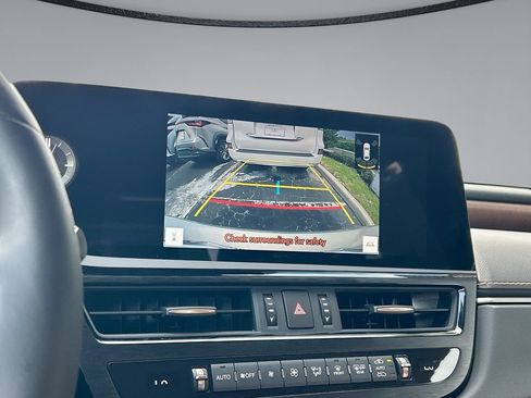 Used 2025 Lexus ES 350 w/ Premium Package FWD image 23