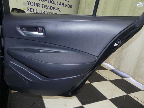 Used 2021 Toyota Corolla LE w/ Carpet Mat Package (TMS) image 22