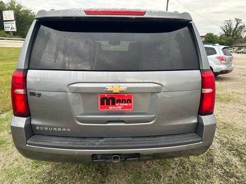 Used 2019 Chevrolet Suburban LT RWD image 16