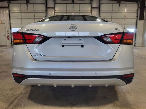 Used 2024 Nissan Altima 2.5 SV image 4