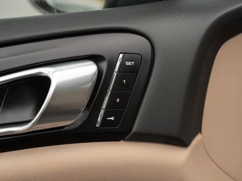 Used 2016 Porsche Cayenne AWD/4WD image 16