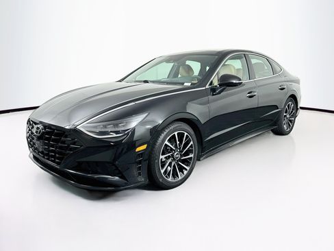 Used 2021 Hyundai Sonata Limited w/ Cargo Package FWD image 3