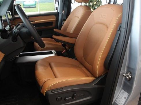 New 2025 Volkswagen ID. Buzz Pro S image 9