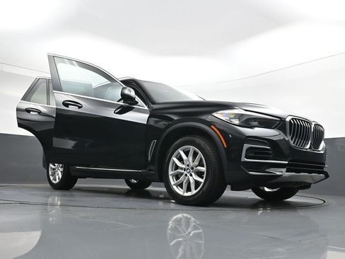 Used 2023 BMW X5 xDrive40i w/ Premium Package AWD/4WD image 38