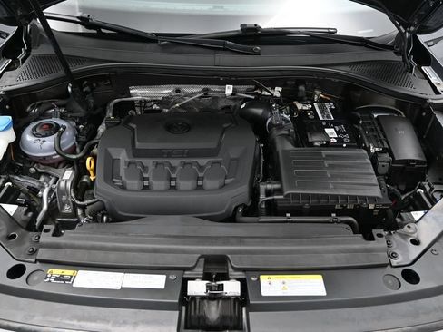 Used 2022 Volkswagen Tiguan SE R-Line AWD/4WD image 11