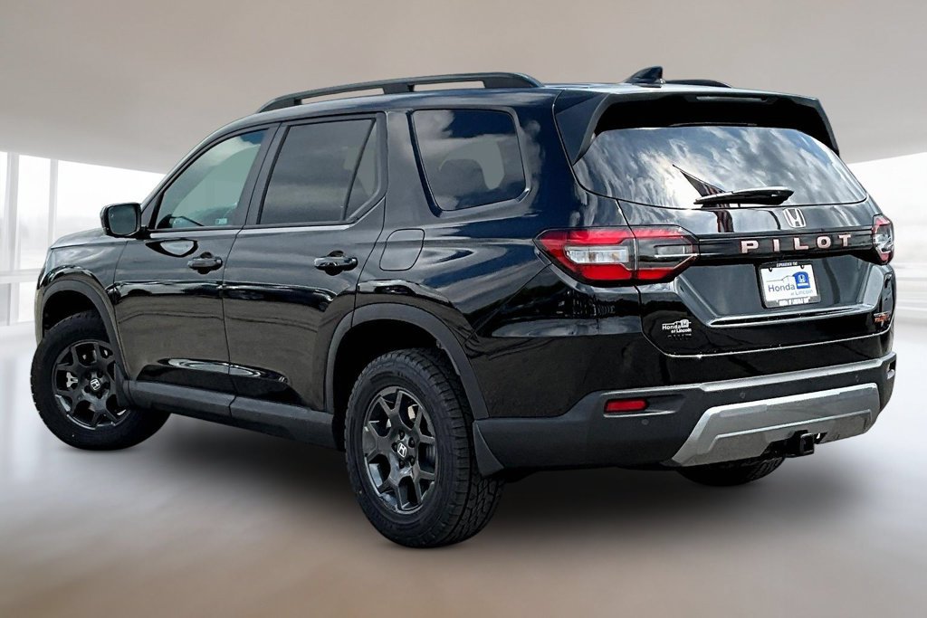 New 2026 Honda Pilot TrailSport image 3