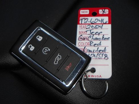 Certified 2024 Jeep Grand Cherokee Limited w/ Black Appearance Package image 10