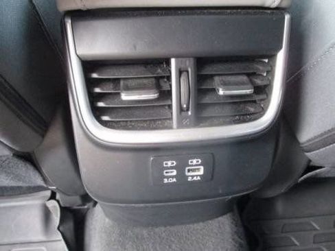 Used 2024 Subaru Outback Premium image 8