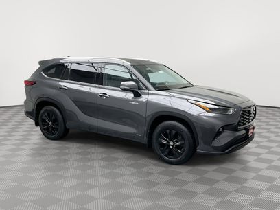 Used 2021 Toyota Highlander XLE