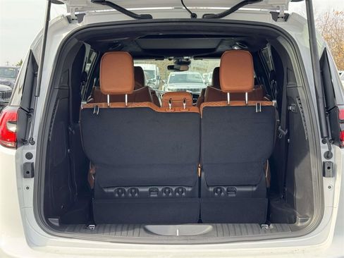 New 2026 Chrysler Pacifica Pinnacle image 29
