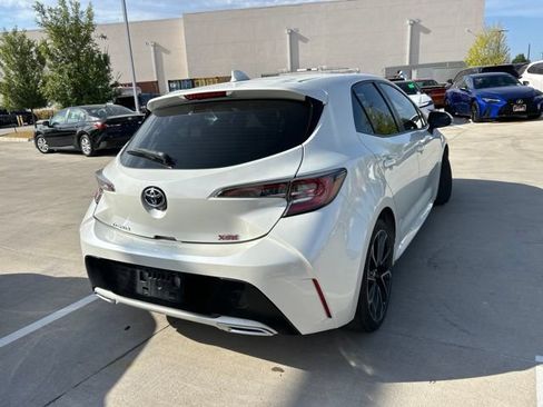 Used 2019 Toyota Corolla XSE FWD image 3