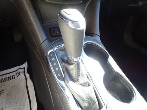 Used 2019 Chevrolet Cruze LT w/ Convenience Package image 16