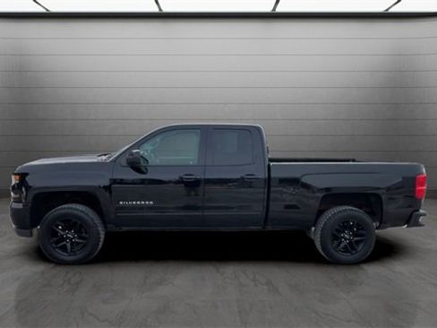 Used 2017 Chevrolet Silverado 1500 LT w/ All Star Edition image 10