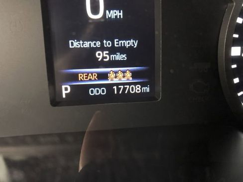 Used 2025 Toyota Tundra SR5 AWD/4WD image 18