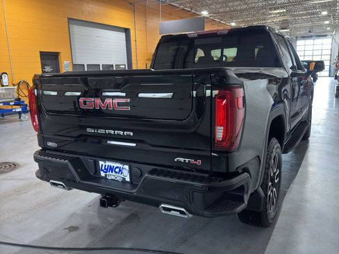 Used 2025 GMC Sierra 1500 AT4 w/ AT4 Premium Package AWD/4WD image 5