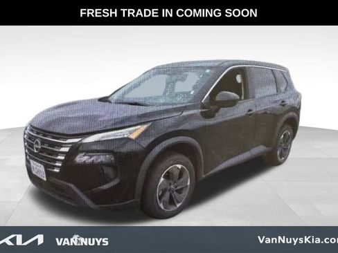 Used 2024 Nissan Rogue SV image 3