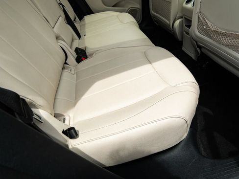 Used 2022 Mercedes-Benz GLA 250 4MATIC w/ Premium Package Lite image 20