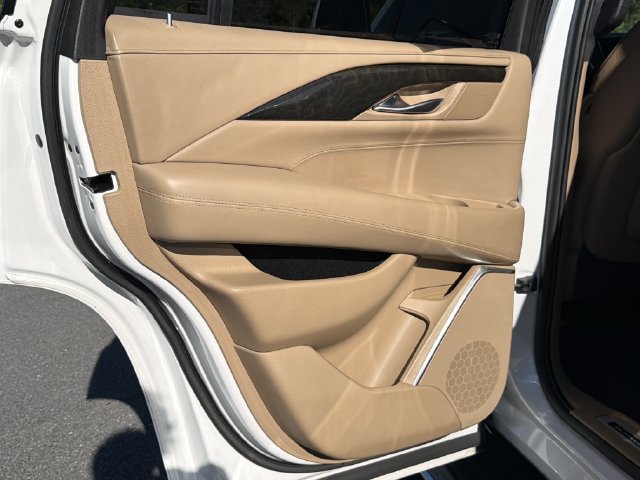 Used 2019 Cadillac Escalade Platinum RWD image 23