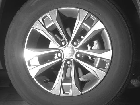 Used 2025 Chevrolet Equinox LT FWD image 13