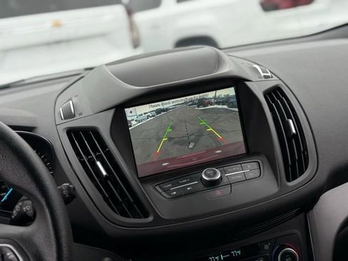 Certified 2019 Ford Escape SE image 3