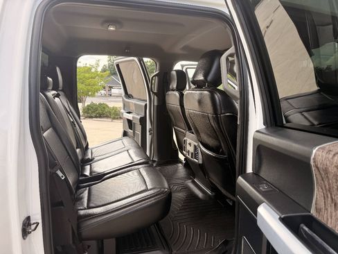 Used 2017 Ford F250 Lariat w/ Lariat Value Package AWD/4WD image 21