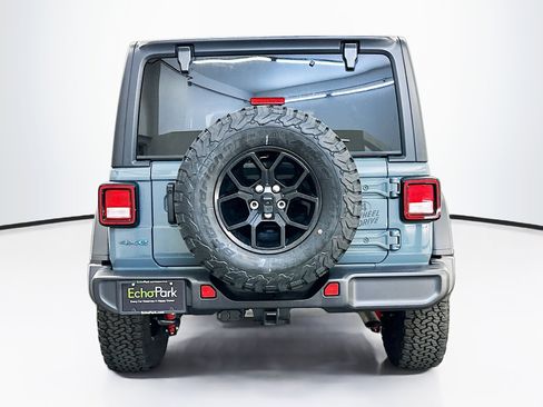 Used 2025 Jeep Wrangler Willys image 7