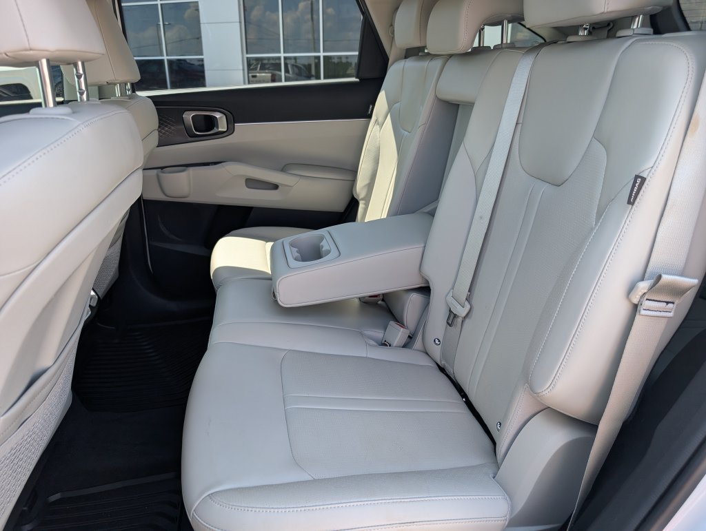 Used 2025 Kia Sorento S FWD image 28