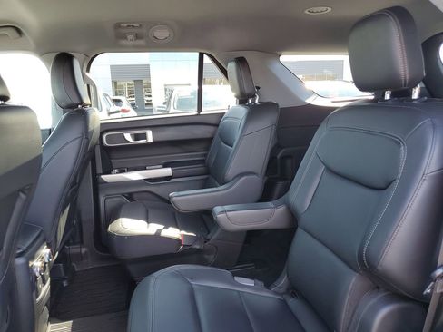Certified 2022 Ford Explorer XLT w/ Equipment Group 202A image 32
