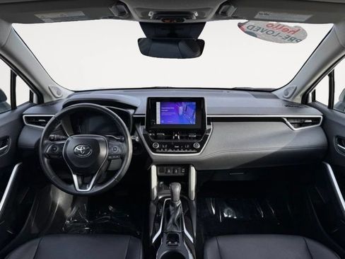 Used 2025 Toyota Corolla Cross XLE w/ Convenience Package FWD image 16