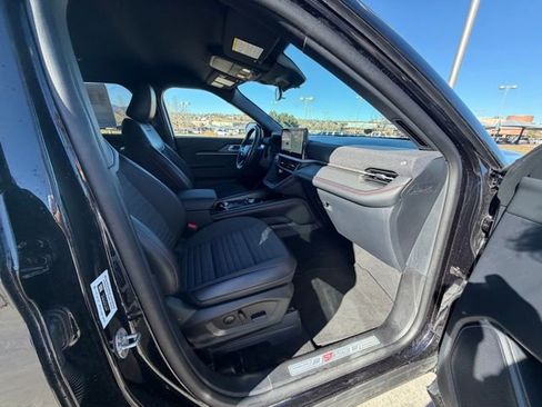 Used 2025 Ford Explorer ST-Line w/ ST-Line Street Pack image 29