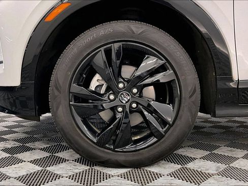 Used 2024 Buick Encore GX Sport Touring AWD/4WD image 8