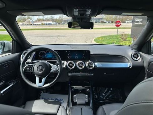 Certified 2022 Mercedes-Benz GLB 250 4MATIC image 30