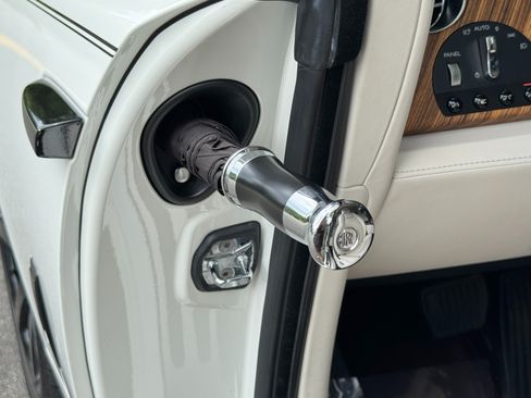 Used 2017 Rolls-Royce Wraith RWD image 35