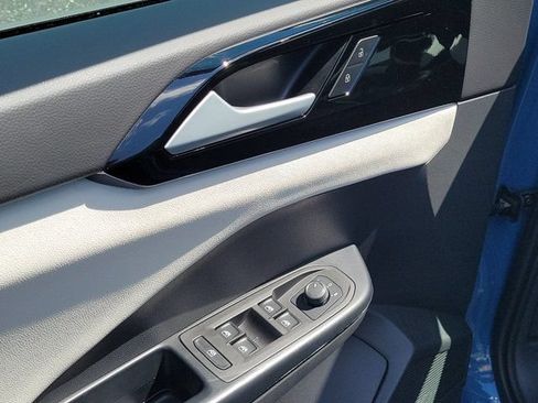 Certified 2025 Volkswagen Taos S FWD image 16