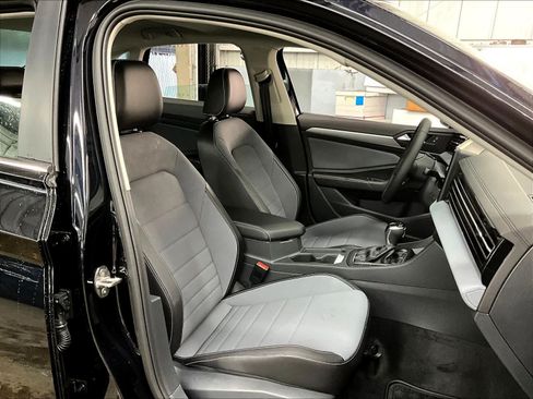 New 2026 Volkswagen Jetta SE FWD image 12