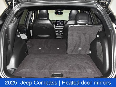 Used 2025 Jeep Compass Latitude w/ Sun & Sound Group AWD/4WD image 32