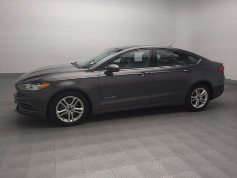 Used 2018 Ford Fusion S FWD image 2