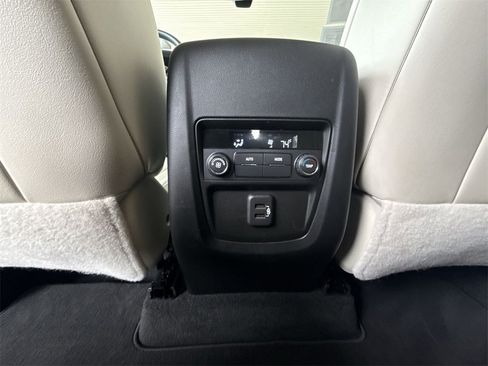 Certified 2023 Buick Enclave Essence image 21