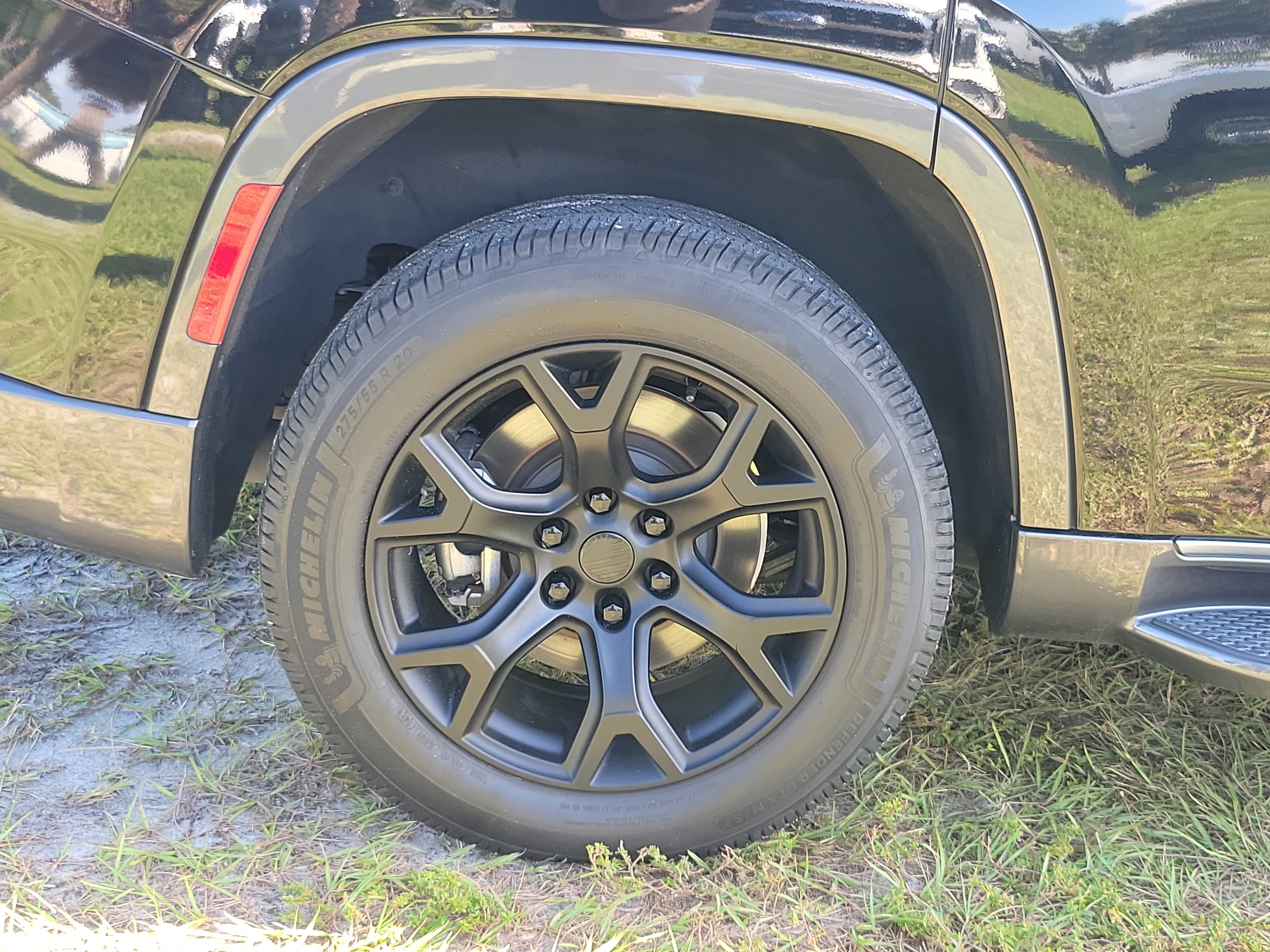 Used 2022 Jeep Wagoneer Series II RWD image 5