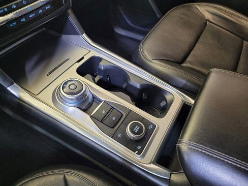 Used 2020 Ford Explorer XLT w/ Equipment Group 202A image 26