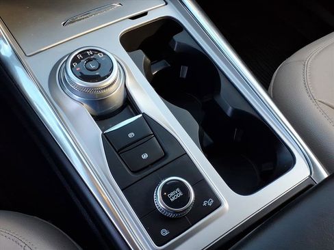 Certified 2022 Ford Explorer Limited w/ Equipment Group 301A image 10